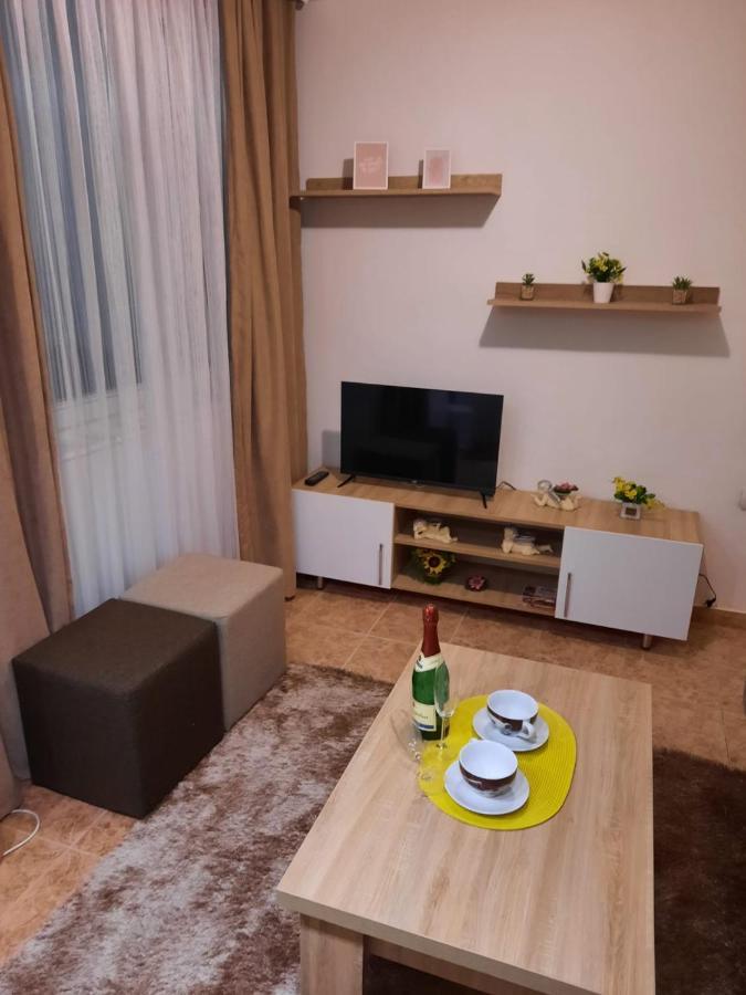 Apartman Rada 2 Bijeljina Buitenkant foto